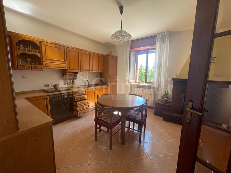 Casa Indipendente in Vendita a Jesi, 110'000€, 120 m²