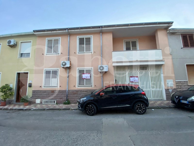 Casa Indipendente in Vendita a Ittiri, 180'000€, 324 m²