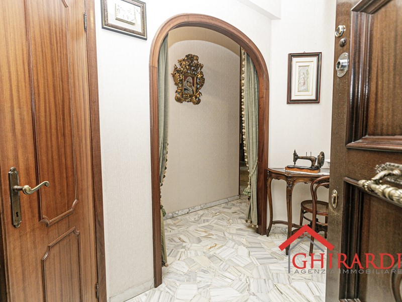 Appartamento in Affitto a Genova, zona Sestri Ponente, 700€, 109 m², arredato