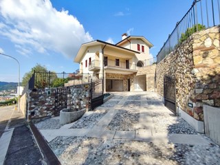 Casa Semi Indipendente in Affitto a Arzignano, 2'000&euro;, 500 m², con Box
