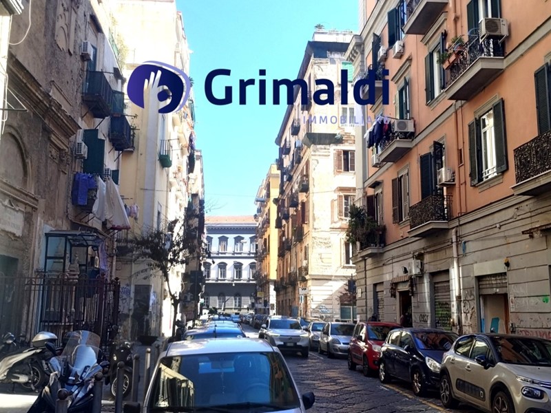 Trilocale in Vendita a Napoli, 220'000€, 110 m²