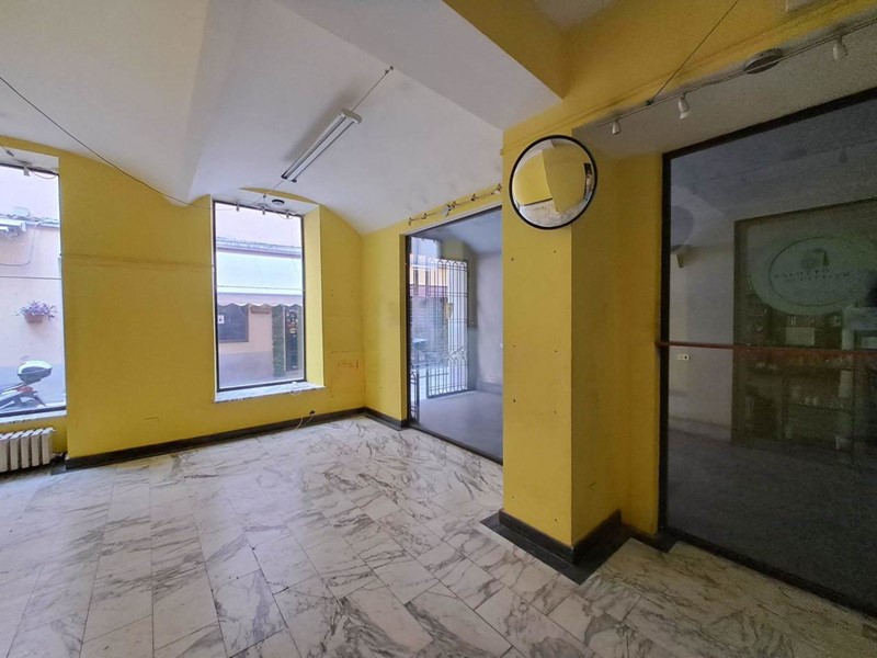 Immobile commerciale in Vendita a Parma, zona Parma Centro, 150'000€, 75 m²