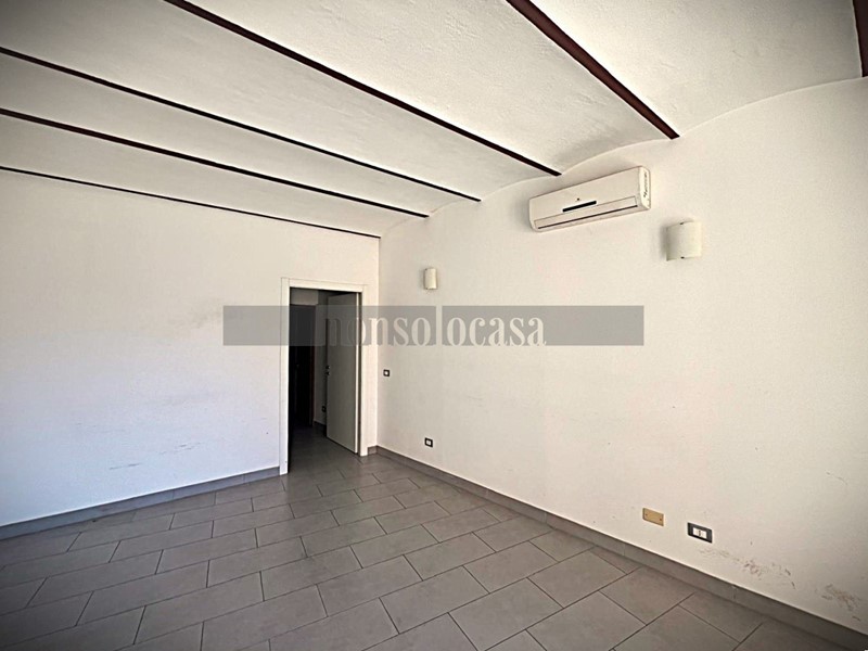 Immobile commerciale in Affitto a Perugia, zona Ponte San Giovanni, 400€, 30 m²