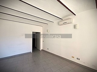 Immobile commerciale in Affitto a Perugia, zona Ponte San Giovanni, 400€, 30 m²