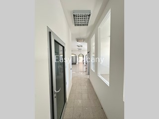 Immobile commerciale in Vendita a Porcari, 130'000€, 90 m²