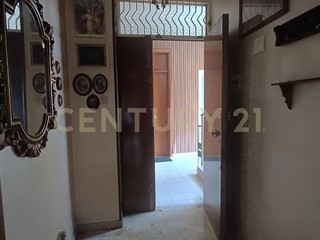 Appartamento in Vendita a Messina, 95'000€, 87 m², arredato