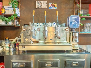 Attività commerciale in Vendita a Roma, zona Ostiense, 30'000€, 70 m², arredato