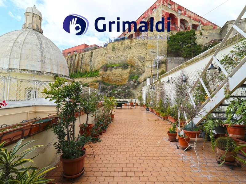 Appartamento in Vendita a Napoli, 799'000€, 224 m²