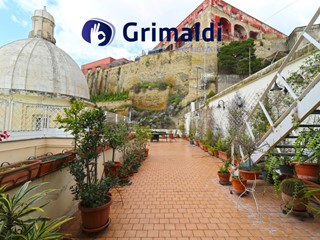 Appartamento in Vendita a Napoli, 799'000€, 224 m²