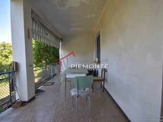 Casa Indipendente in Vendita a Borgomanero, 178'000€, 300 m², con Box