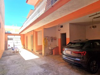 Casa Indipendente in Vendita a Mondragone, 105'000€, 180 m², con Box