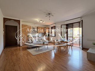 Trilocale in Vendita a Santa Maria a Monte, zona Ponticelli, 129'000&euro;, 70 m², con Box