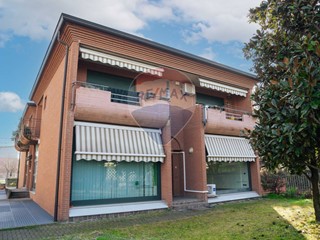 Ufficio in Affitto a Lainate, 1'350€, 154 m²