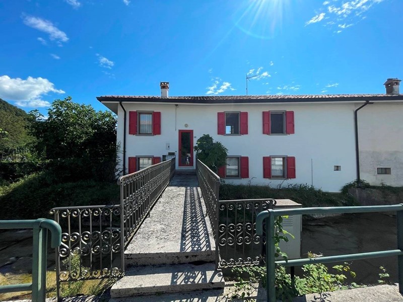 Villetta a schiera in Vendita a Fanna, 165'000€, 224 m²