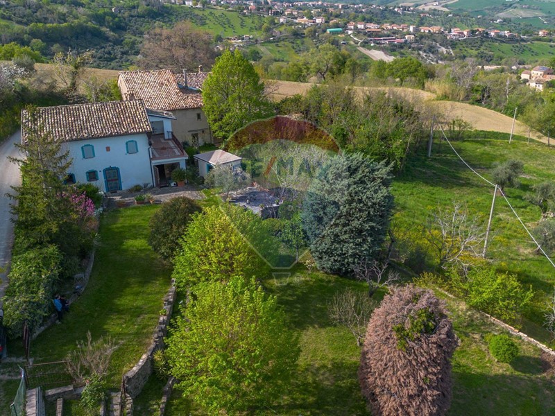 Rustico in Vendita a Cingoli, 189'000&euro;, 220 m²