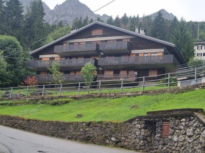 Trilocale in Vendita a Oltre il Colle, 60'000€, 70 m²