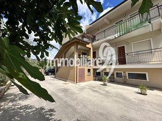 Trilocale in Affitto a L'Aquila, 500€, 89 m²