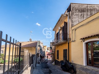 Quadrilocale in Vendita a Acireale, 89'000&euro;, 101 m²