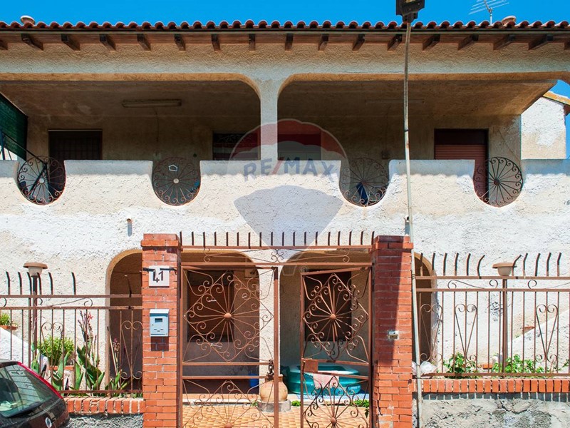 Casa Semi Indipendente in Vendita a Catania, 35'000&euro;, 90 m²