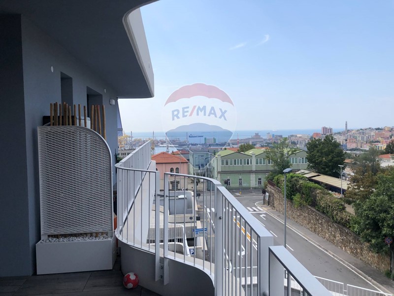 Trilocale in Vendita a Trieste, 385'000€, 137 m², con Box