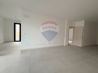 Trilocale in Vendita a Trieste, 385'000&euro;, 137 m², con Box