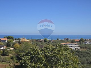 Appartamento in Vendita a Francavilla al Mare, 165'000€, 186 m²