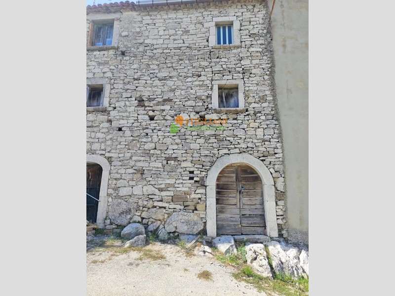 Casa Indipendente in Vendita a Cercemaggiore, 28'000€, 100 m²