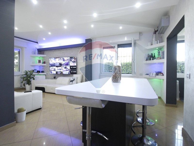 Casa Indipendente in Vendita a Bressana Bottarone, 1'200'000&euro;, 230 m²