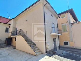 Quadrilocale in Vendita a Moniga del Garda, 350'000€, 230 m²