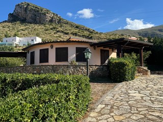 Villa in Affitto a Castellammare del Golfo, 1'500€, 130 m²