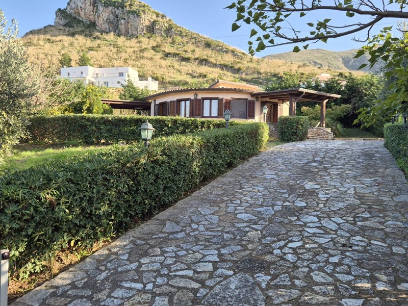Villa in Affitto a Castellammare del Golfo, 1'500&euro;, 130 m²