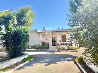 Rustico in Vendita a Trani, 500'000€, 720 m²