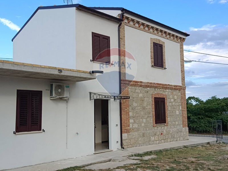 Casa Indipendente in Vendita a Archi, 102'000€, 117 m²