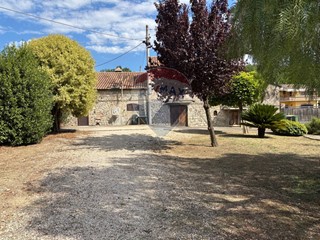 Casa Indipendente in Vendita a Perano, 130'000€, 230 m²