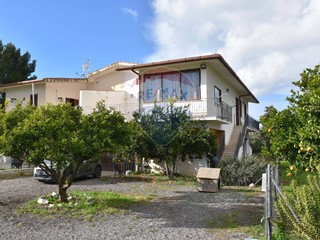 Casa Semi Indipendente in Vendita a San Cipirello, 215'000€, 215 m²