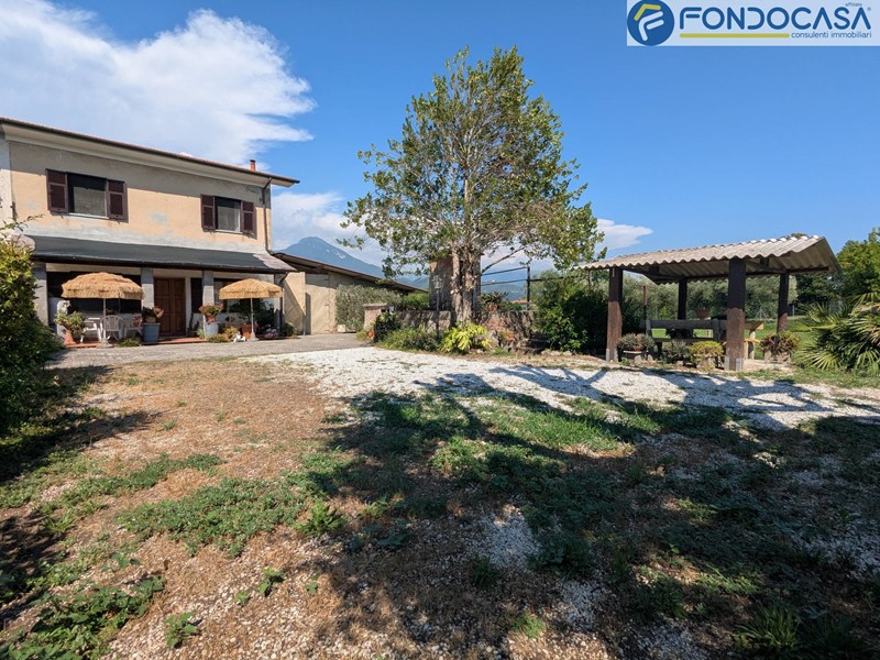 Rustico in Vendita a Pietrasanta, 348'000€, 210 m², con Box
