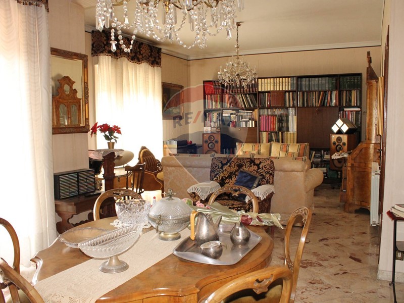 Appartamento in Vendita a Tremestieri Etneo, 220'000€, 174 m²