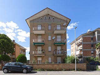 Trilocale in Vendita a Viterbo, 98'000€, 70 m²