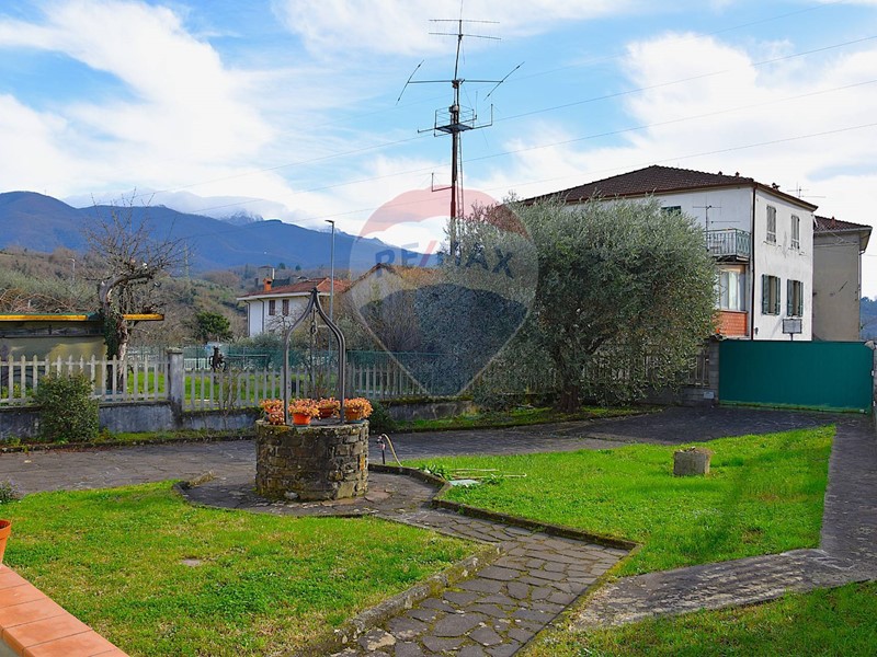 Villa in Vendita a Pontremoli, 298'000€, 300 m²