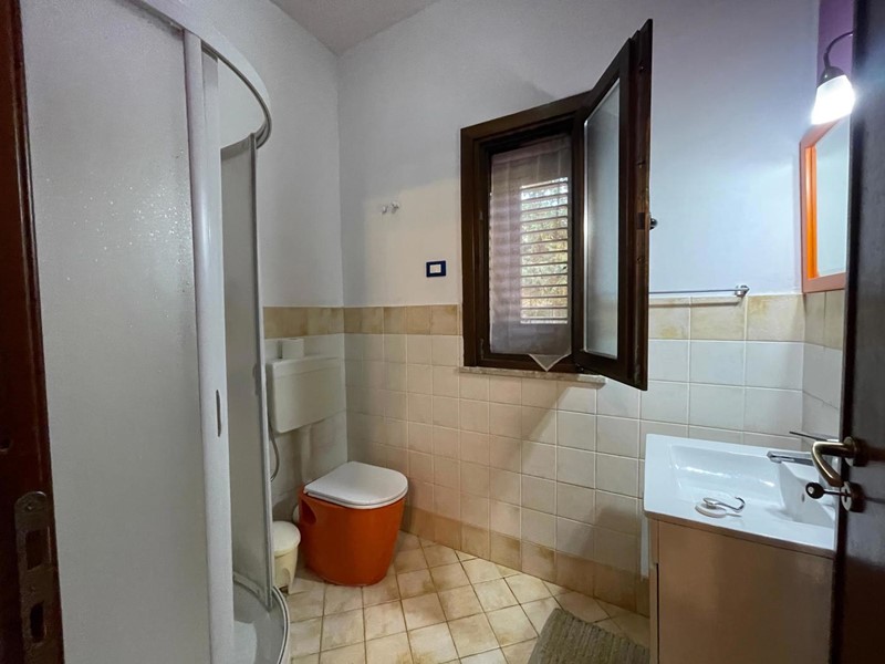 Villa in Vendita a Altavilla Milicia, 245'000€, 180 m²