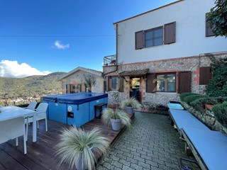 Casa Semi Indipendente in Vendita a Monte Argentario, 590'000€, 135 m², arredato, con Box