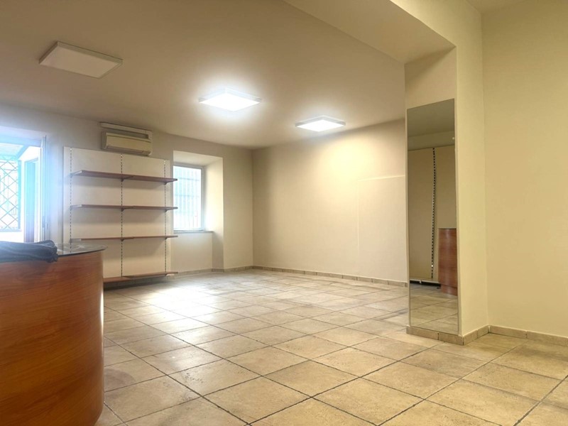 Immobile commerciale in Affitto a Anagni, 500€, 80 m²