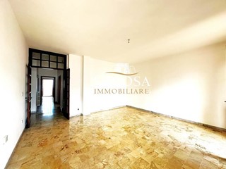 Appartamento in Vendita a Lecce, 190'000€, 107 m², con Box