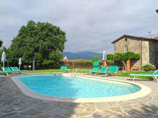 Casa Indipendente in Vendita a Filattiera, zona Cantiere-ponticello, 590'000€, 400 m²