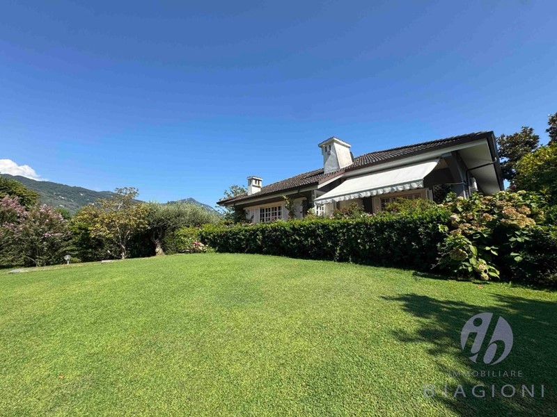 Villa in Vendita a Pietrasanta, 2'300'000€, 500 m², arredato