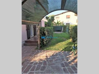 Trilocale in Affitto a Montignoso, zona Cinquale, 4'500€, 70 m², arredato