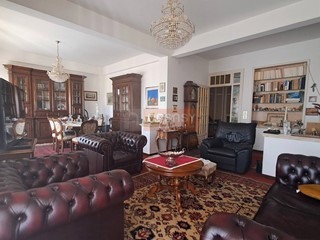 Appartamento in Vendita a Albenga, 450'000€, 165 m²