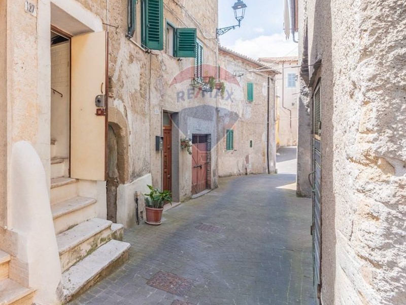 Quadrilocale in Vendita a Ischia di Castro, 26'000€, 101 m²