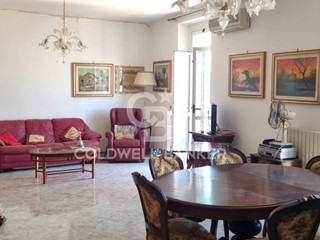 Appartamento in Vendita a Brindisi, 115'000€, 146 m²