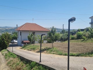 Casa Indipendente in Vendita a Melito Irpino, 99'000&euro;, 140 m²